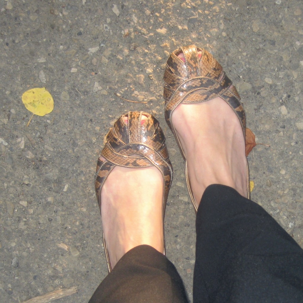 I could have worn black flats but I'M A FASHION BLOGGER DARNITALL so I went wild and crazy and wore these instead.