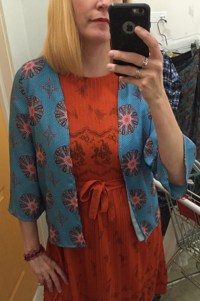 First up, this cute kimono!!! That was too small...:(